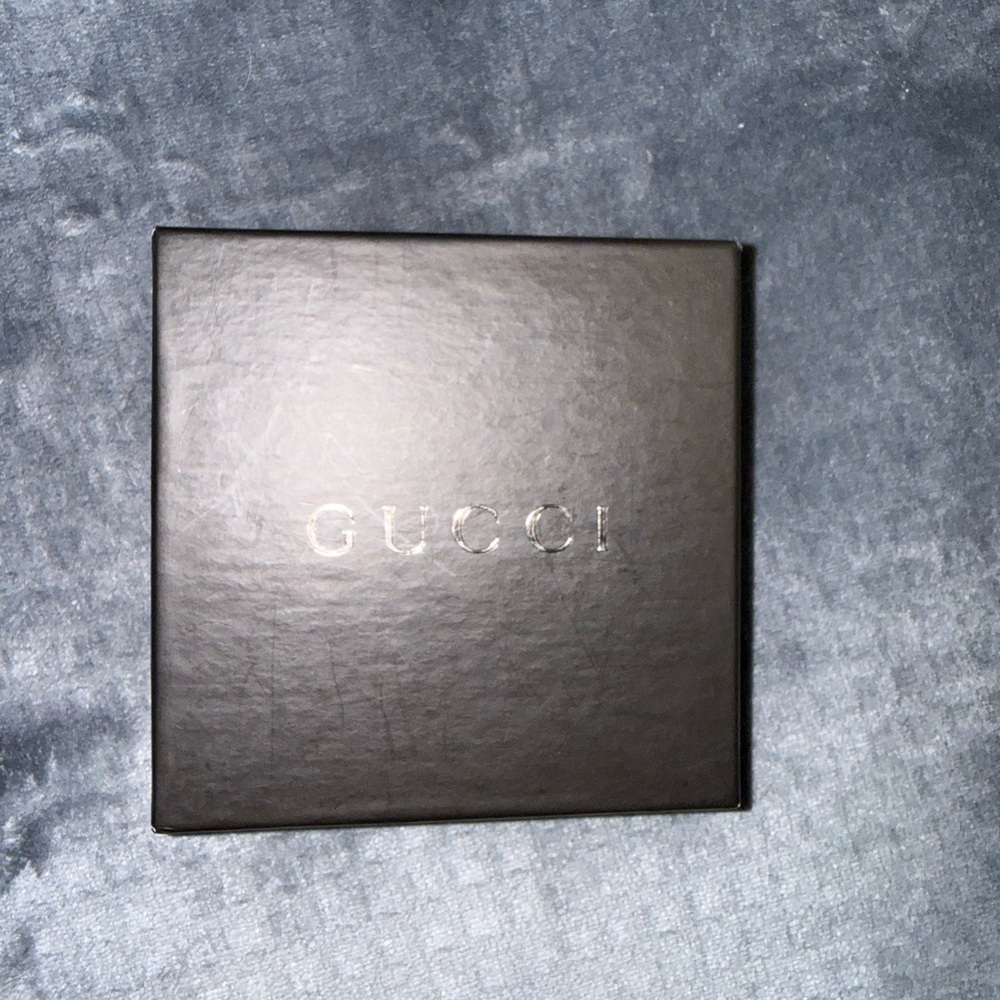 Gucci Cream and Blue Compact Wallet - Picture 9 of 9